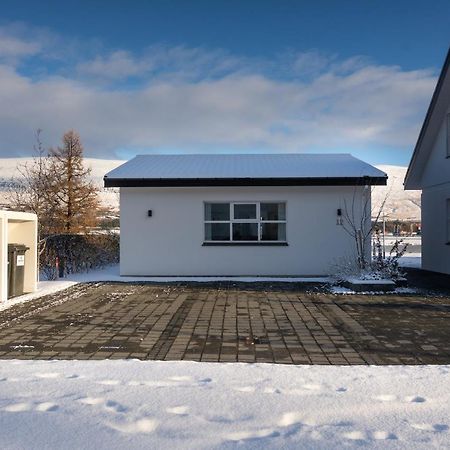 Old Town Modern Apartment アークレイリ エクステリア 写真