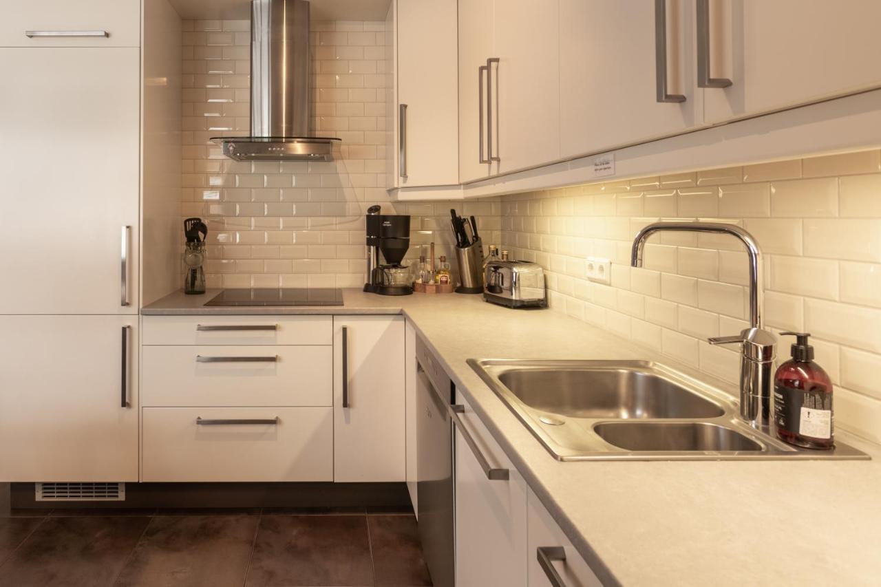 Old Town Modern Apartment アークレイリ エクステリア 写真